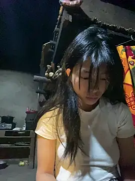 Snapshot of EmLy02 chatting on September 2025 03:05:01 PM EmLy02 online show from September 2025 03:05:01 PM