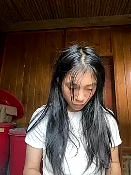 Snapshot of EmLy02 chatting on October 2025 09:05:02 AM EmLy02 online show from October 2025 09:05:02 AM