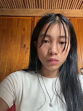 Snapshot of EmLy02 chatting on October 2025 02:19:01 AM EmLy02 online show from October 2025 02:19:01 AM