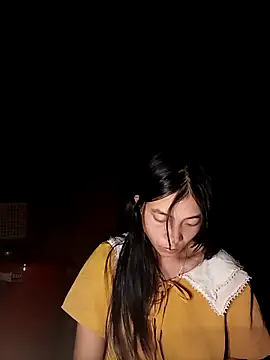 Snapshot of EmLy02 chatting on October 2025 01:30:01 PM EmLy02 online show from October 2025 01:30:01 PM