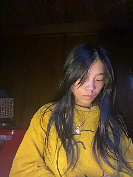 Snapshot of EmLy02 chatting on October 2025 11:13:02 PM EmLy02 online show from October 2025 11:13:02 PM