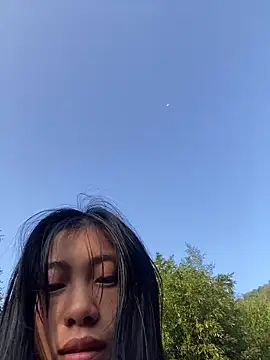 Snapshot of EmLy02 chatting on October 2025 11:48:02 PM EmLy02 online show from October 2025 11:48:02 PM