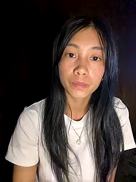 Snapshot of EmLy02 chatting on October 2025 01:00:02 PM EmLy02 online show from October 2025 01:00:02 PM