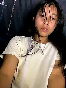 Snapshot of EmLy02 chatting on October 2025 01:06:02 AM EmLy02 online show from October 2025 01:06:02 AM