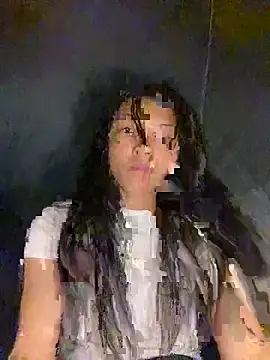 Snapshot of EmLy02 chatting on October 2025 02:40:02 PM EmLy02 online show from October 2025 02:40:02 PM