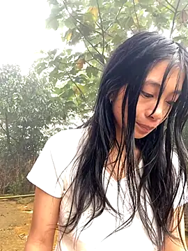 Snapshot of EmLy02 chatting on October 2025 12:22:02 AM EmLy02 online show from October 2025 12:22:02 AM