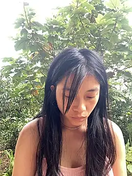 Snapshot of EmLy02 chatting on October 2025 07:09:02 AM EmLy02 online show from October 2025 07:09:02 AM