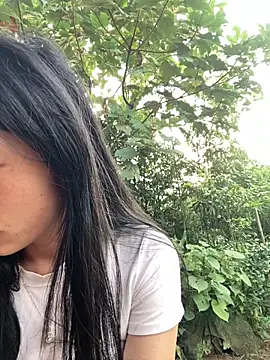 Snapshot of EmLy02 chatting on October 2025 11:49:01 PM EmLy02 online show from October 2025 11:49:01 PM