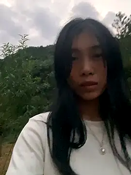 Snapshot of EmLy02 chatting on October 2025 10:59:01 AM EmLy02 online show from October 2025 10:59:01 AM