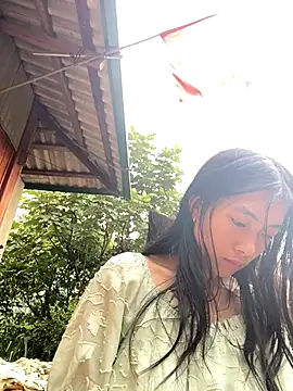 Snapshot of EmLy02 chatting on October 2025 12:35:01 AM EmLy02 online show from October 2025 12:35:01 AM