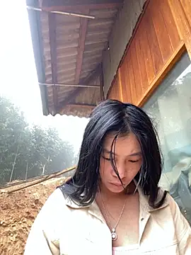 Snapshot of EmLy02 chatting on November 2025 12:10:01 AM EmLy02 online show from November 2025 12:10:01 AM