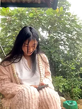 Snapshot of EmLy02 chatting on November 2025 12:09:01 AM EmLy02 online show from November 2025 12:09:01 AM