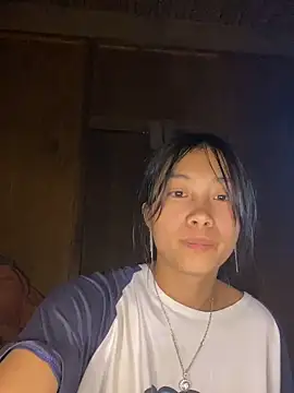 Snapshot of EmLy02 chatting on November 2025 01:18:02 PM EmLy02 online show from November 2025 01:18:02 PM