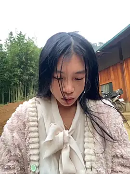 Snapshot of EmLy02 chatting on November 2025 11:25:01 PM EmLy02 online show from November 2025 11:25:01 PM