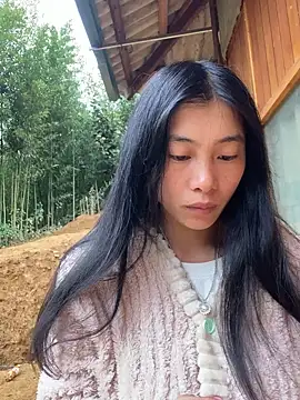 Snapshot of EmLy02 chatting on November 2025 12:32:02 AM EmLy02 online show from November 2025 12:32:02 AM