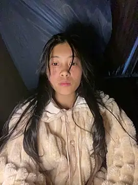 Snapshot of EmLy02 chatting on November 2025 12:19:02 PM EmLy02 online show from November 2025 12:19:02 PM