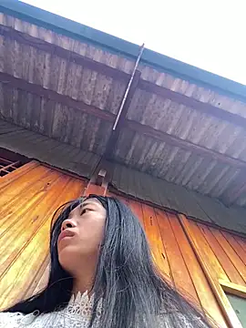 Snapshot of EmLy02 chatting on December 2025 12:40:01 AM EmLy02 online show from December 2025 12:40:01 AM