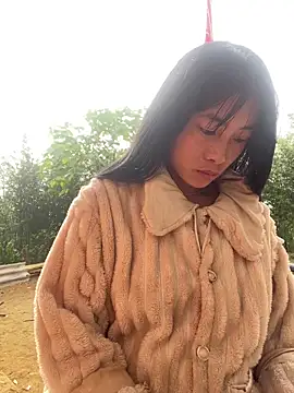 Snapshot of EmLy02 chatting on December 2025 01:25:02 AM EmLy02 online show from December 2025 01:25:02 AM