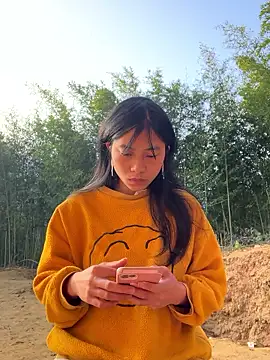 Snapshot of EmLy02 chatting on January 2026 12:36:01 AM EmLy02 online show from January 2026 12:36:01 AM