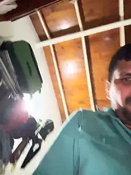 Snapshot of Diabloproducciones chatting on October 2025 10:37:01 PM Diabloproducciones online show from October 2025 10:37:01 PM