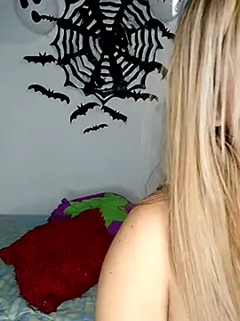 Snapshot of Emily__Hott chatting on October 2025 02:42:02 AM Emily Hott online show from October 2025 02:42:02 AM