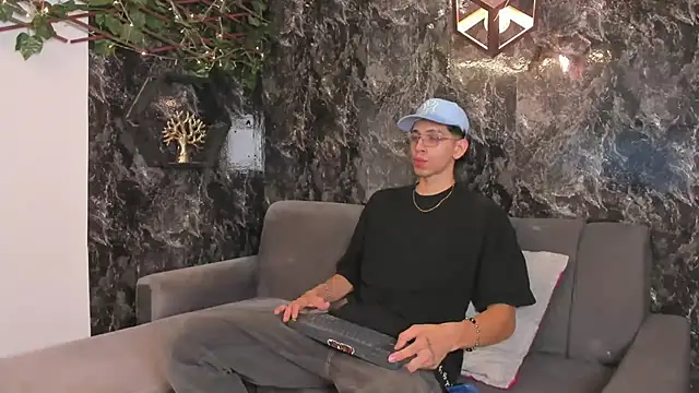 nicolai drake online show from November 2025 03:28:01 AM