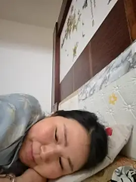 lingling5200 online show from April 2026 01:41:02 PM