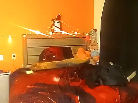 Snapshot of LusciousKandy chatting on October 2025 12:03:01 PM LusciousKandy online show from October 2025 12:03:01 PM