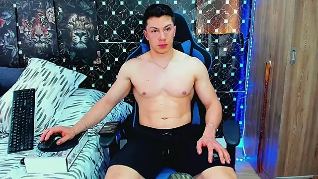 javiersexymann online show from July 2026 08:08:01 PM