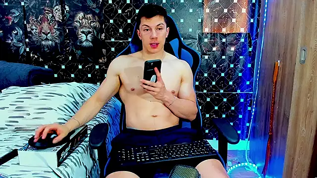 javiersexymann online show from July 2026 07:18:02 PM