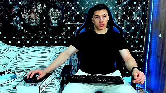 javiersexymann online show from July 2026 10:13:01 PM