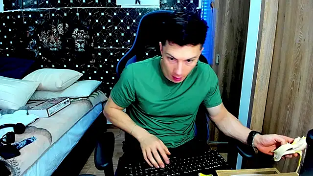javiersexymann online show from July 2026 08:12:01 AM