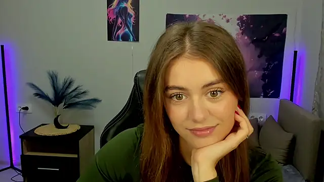 TracySpark online show from September 2025 05:44:02 AM