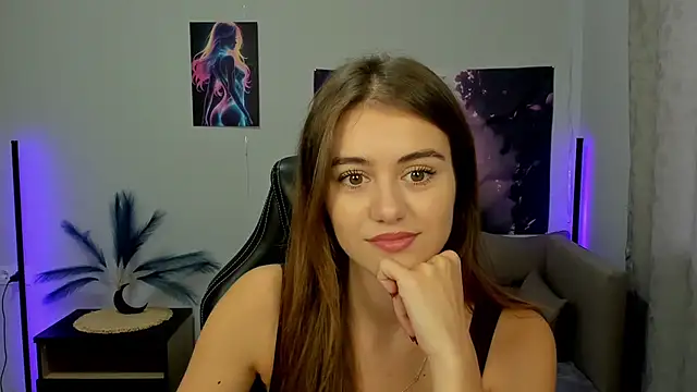 TracySpark online show from October 2025 06:56:02 AM