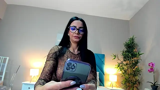 HaileyVice online show from September 2025 06:04:02 AM