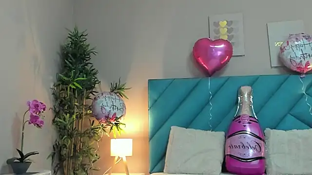 HaileyVice online show from October 2025 05:55:01 AM