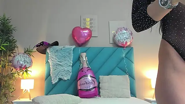 HaileyVice online show from October 2025 05:19:01 AM