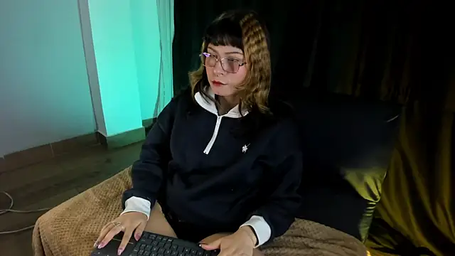 kitty malach online show from May 2026 03:35:02 AM