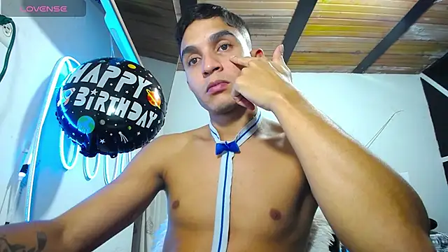 Angel latinboy online show from March 2025 10:28:01 PM