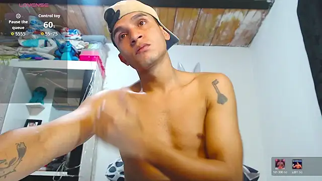 Angel latinboy online show from February 2026 02:10:02 PM