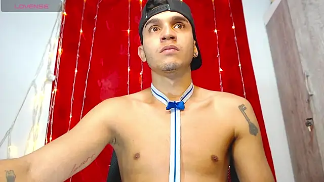 Angel latinboy online show from February 2026 01:39:02 PM