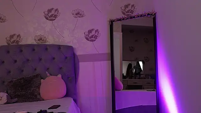 Anya Sky online show from December 2025 05:47:01 AM