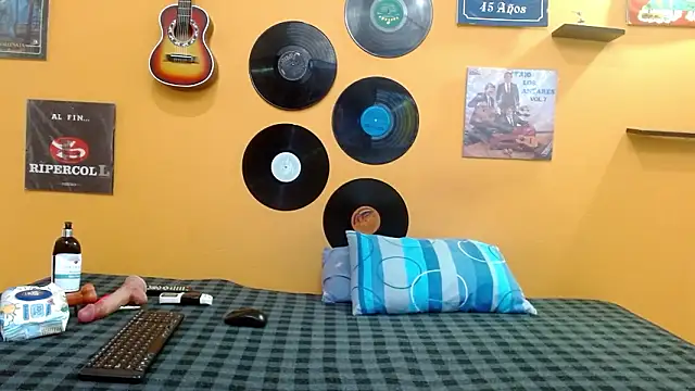 skinnyverus18 online show from February 2026 06:39:01 PM