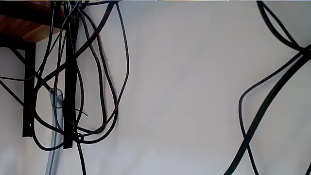 Snapshot of skinnyverus18 chatting on April 2026 06:54:02 PM skinnyverus18 online show from April 2026 06:54:02 PM