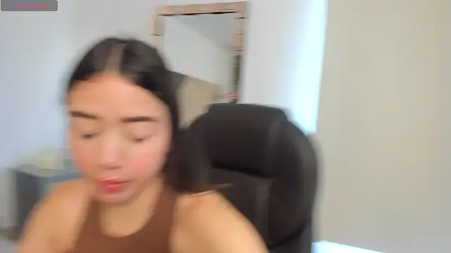 Snapshot of SaraWagner_ chatting on September 2025 06:33:01 PM SaraWagner online show from September 2025 06:33:01 PM