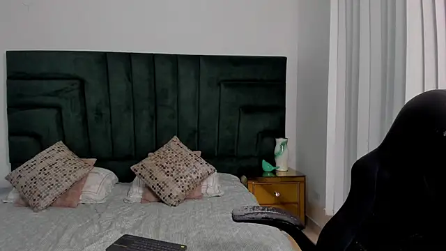 SaraWagner  online show from May 2026 01:56:01 AM