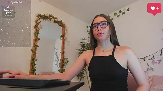 SaraWagner  online show from May 2026 12:08:01 AM