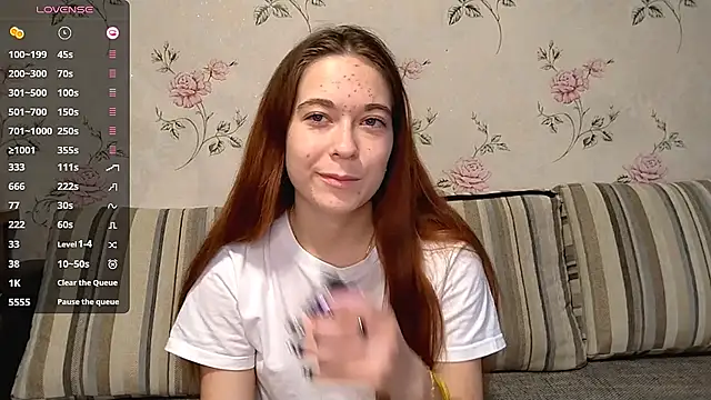 KissKarina online show from September 2025 02:10:01 PM