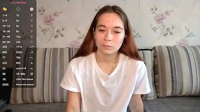 KissKarina online show from October 2025 10:13:01 AM