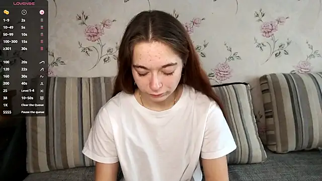 KissKarina online show from October 2025 05:27:02 AM